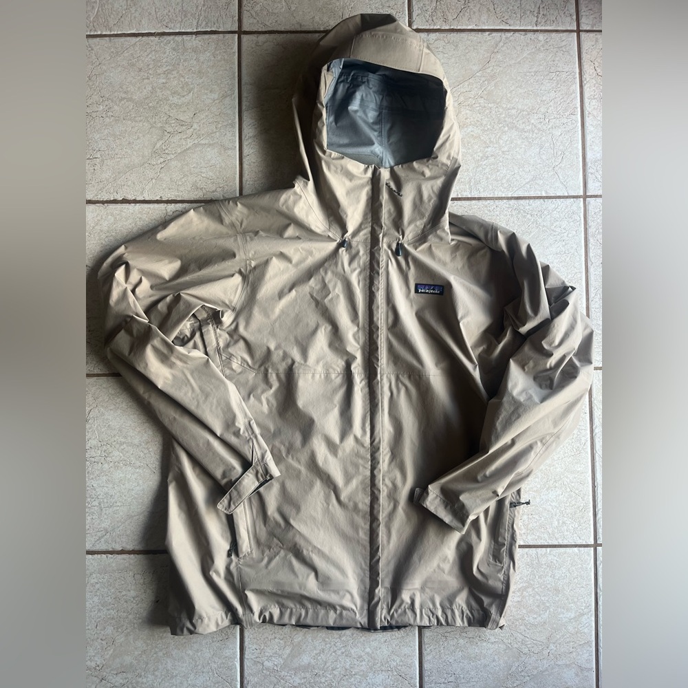 Patagonia Men's Beige Raincoat